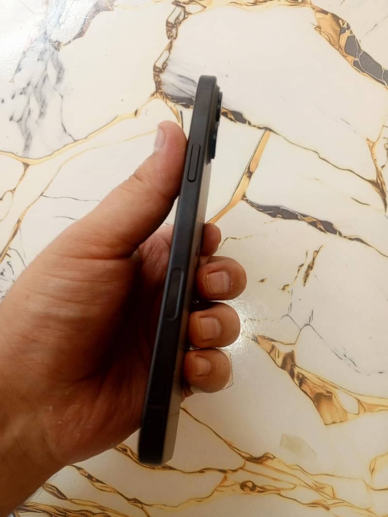 Apple iPhone 16 Plus 2