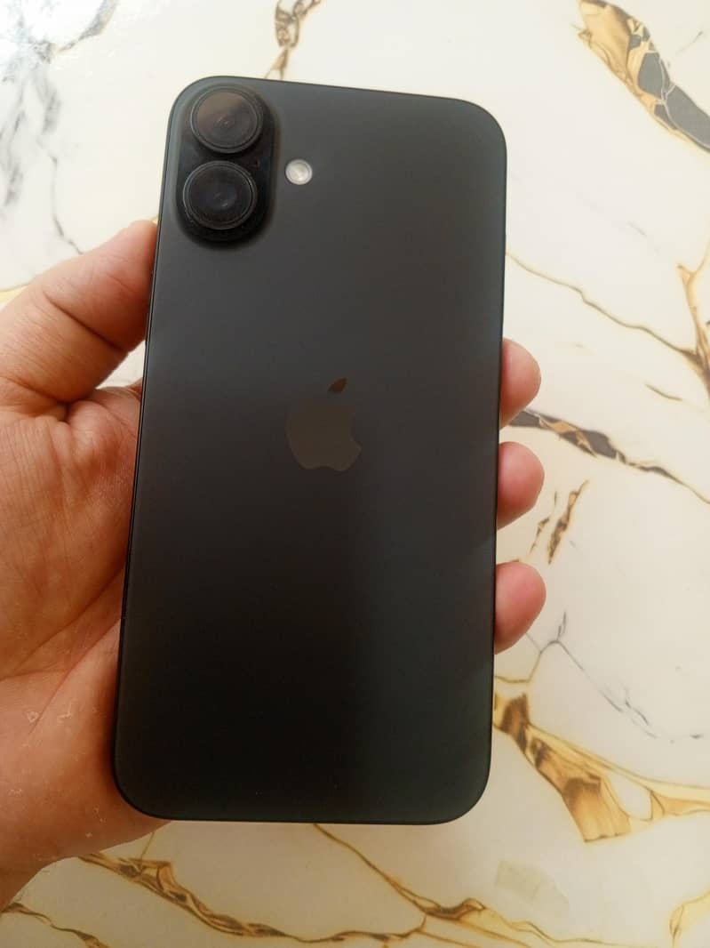 Apple iPhone 16 Plus 4