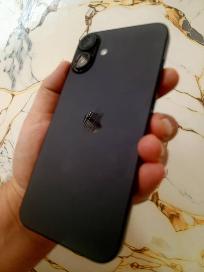 Apple iPhone 16 Plus 7