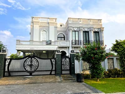Near To Park Masjid & Commercial Market 1 Kanal Most Beautiful Bungalow For Sale At Prime Location