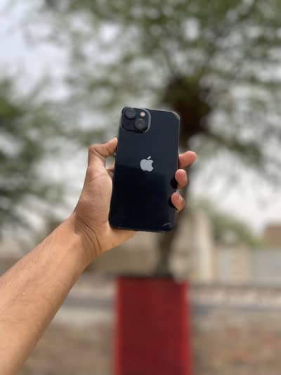 Apple iPhone 13