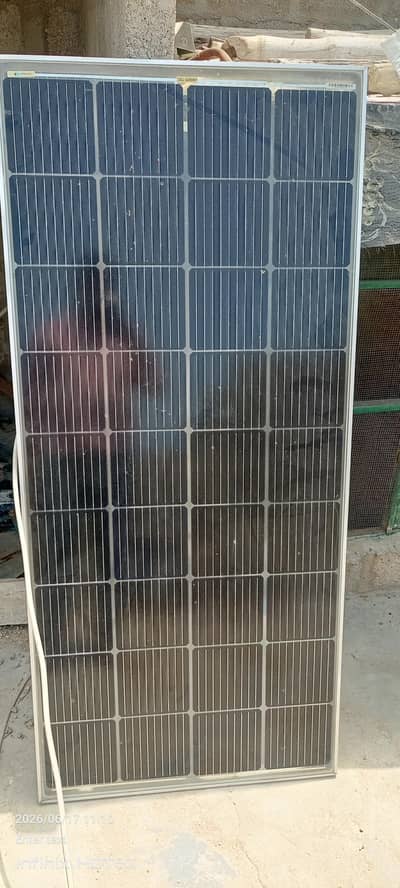 solor plate 220 wat & 2 controlar  bilkul ok hai or on condition
