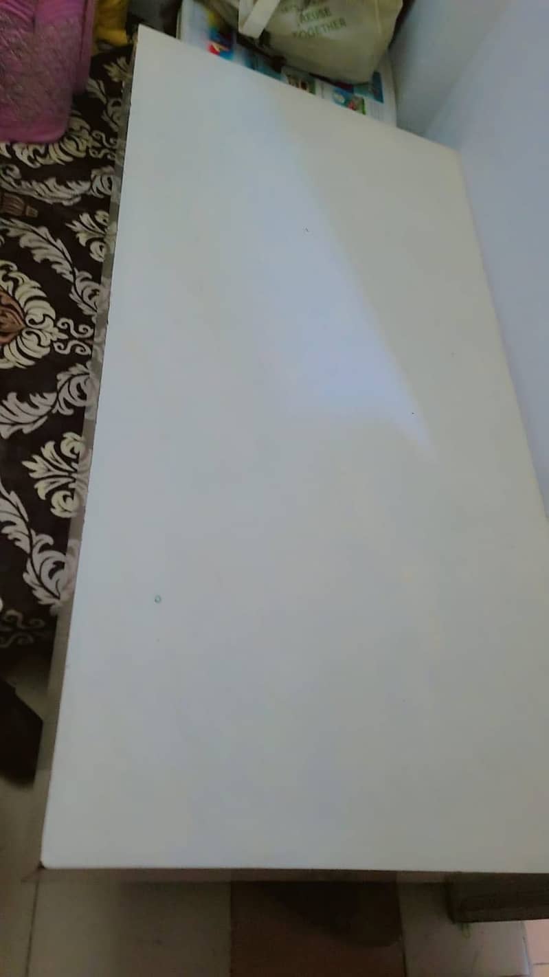 Center table 0