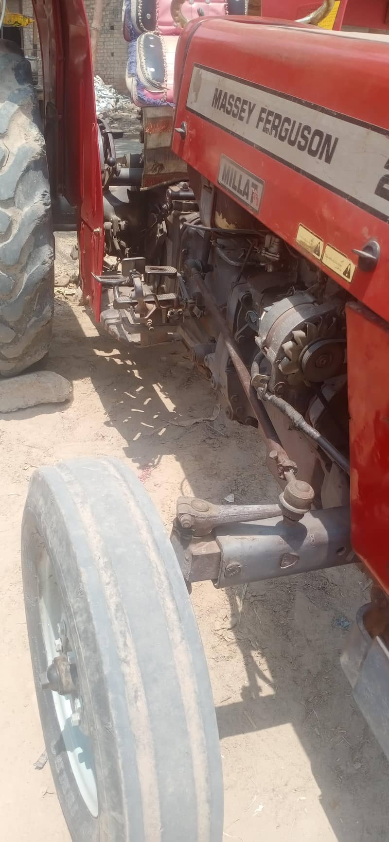 MF 240 model 2002 0