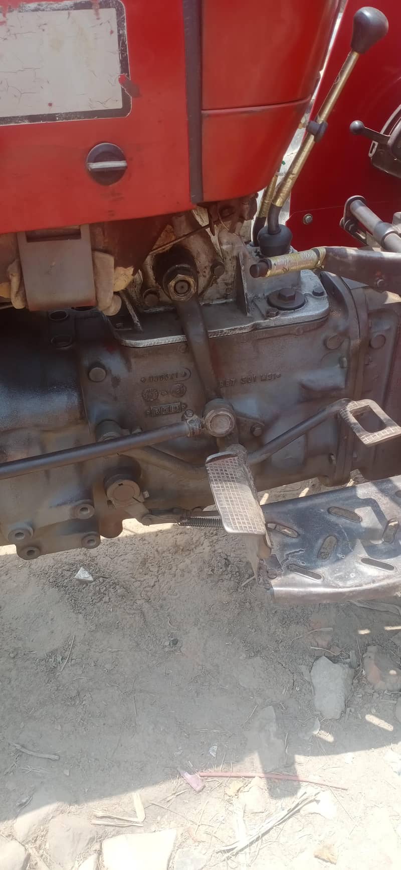 MF 240 model 2002 3