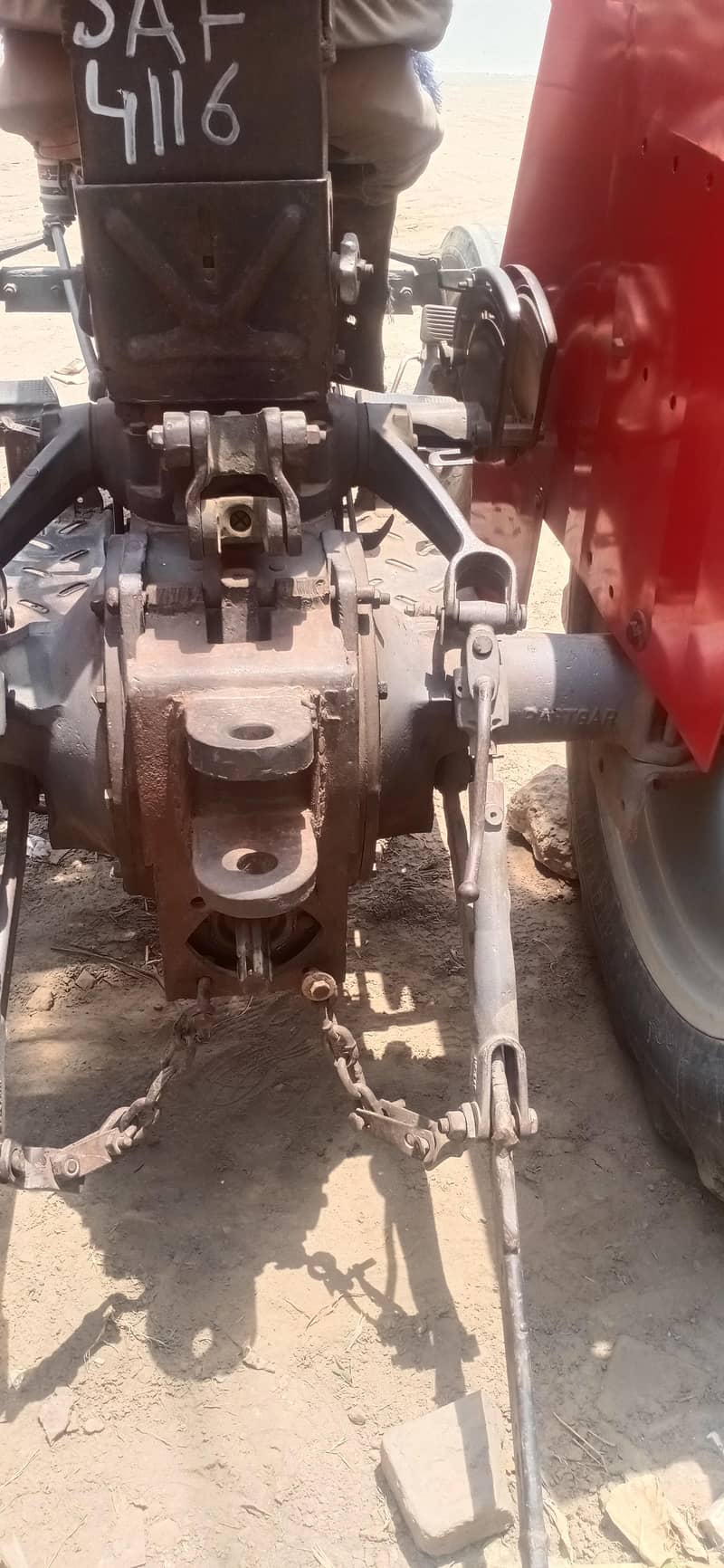 MF 240 model 2002 7