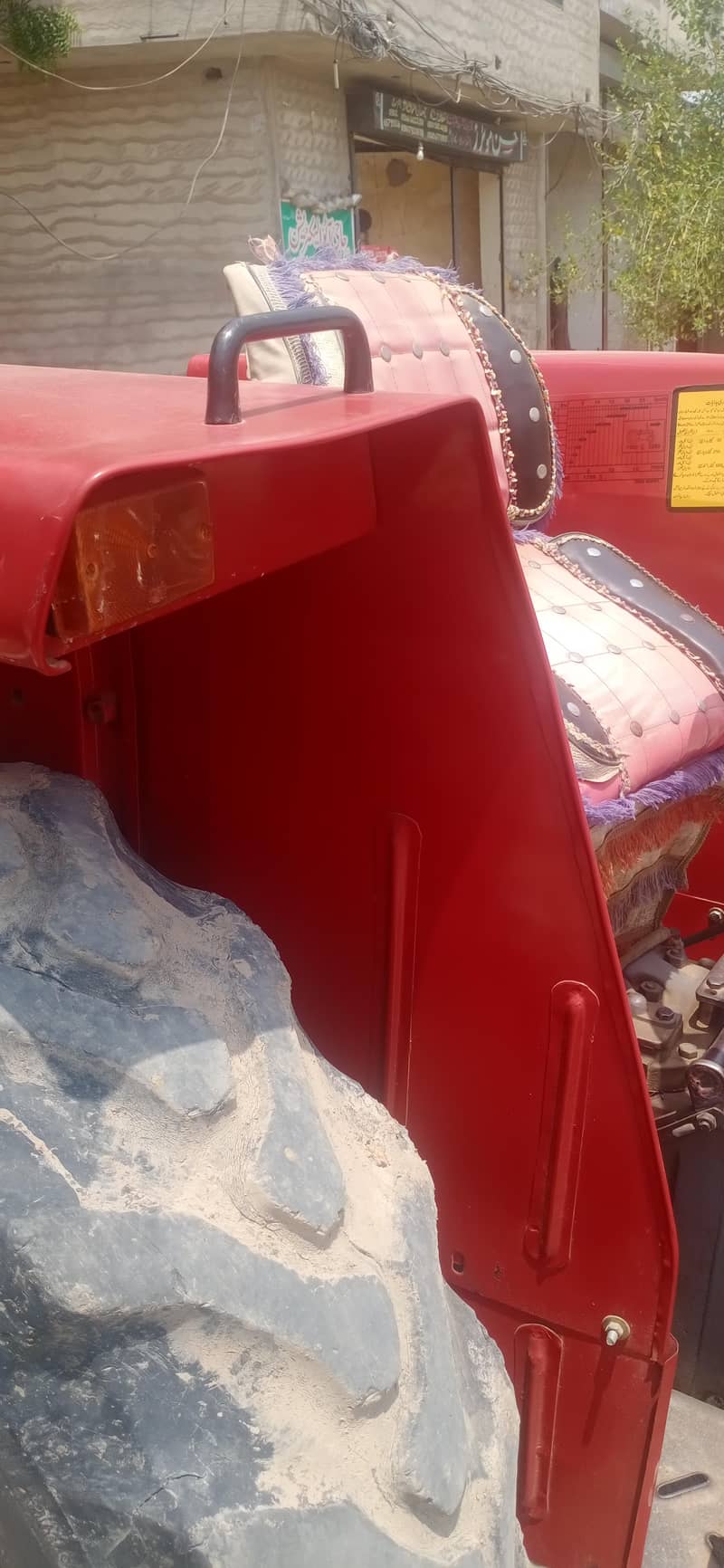 MF 240 model 2002 9