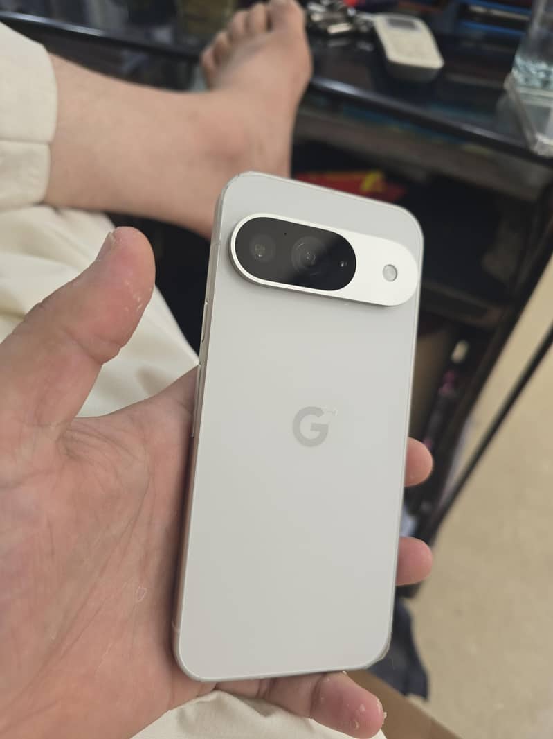 Google Pixel 9 4
