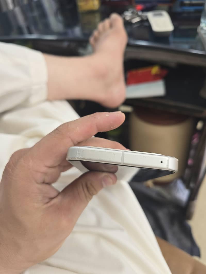 Google Pixel 9 6