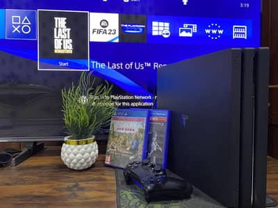 Playsation 4 Pro 1TB + 1 year membership