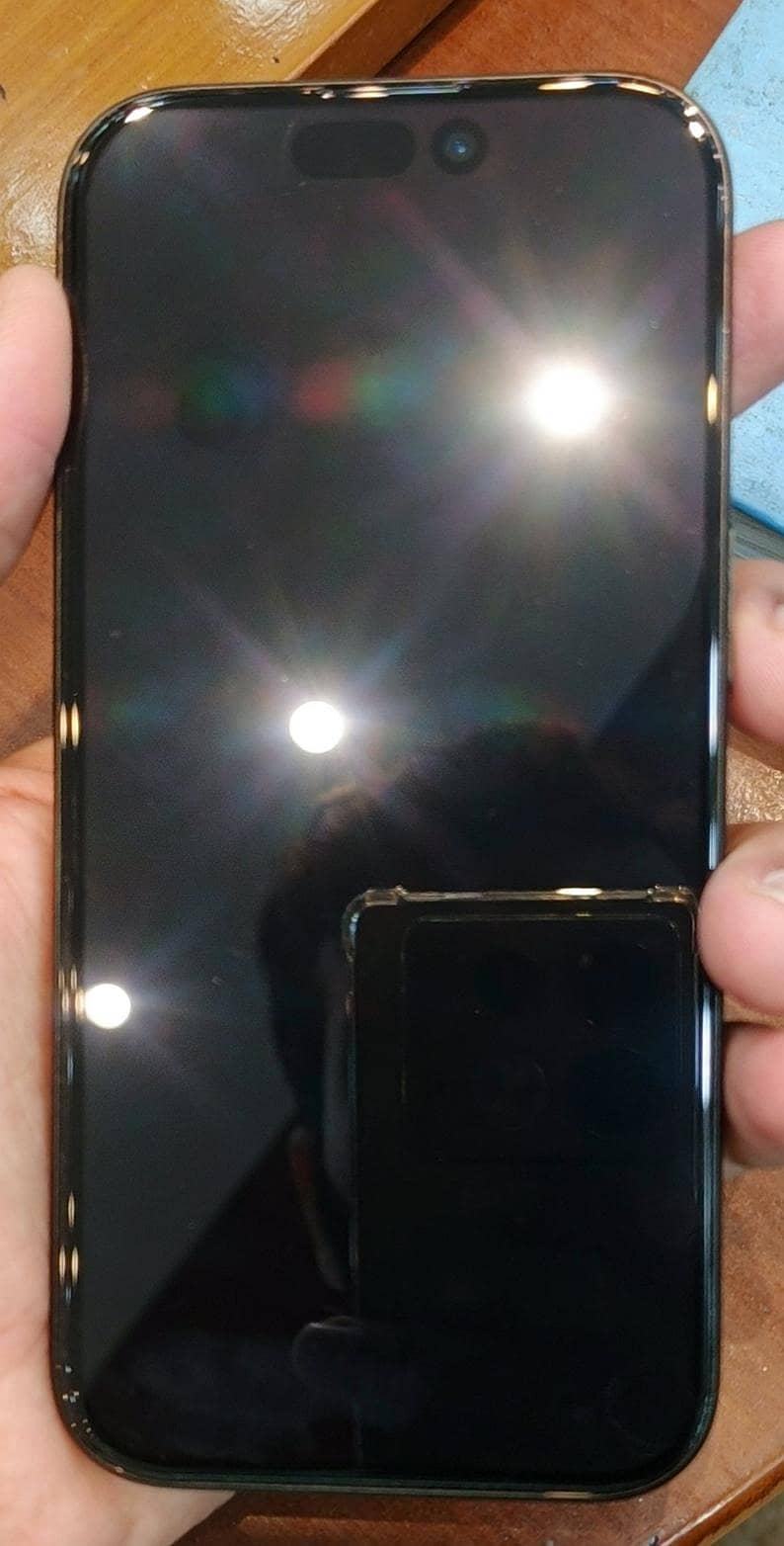 Apple iPhone 16 Pro 0