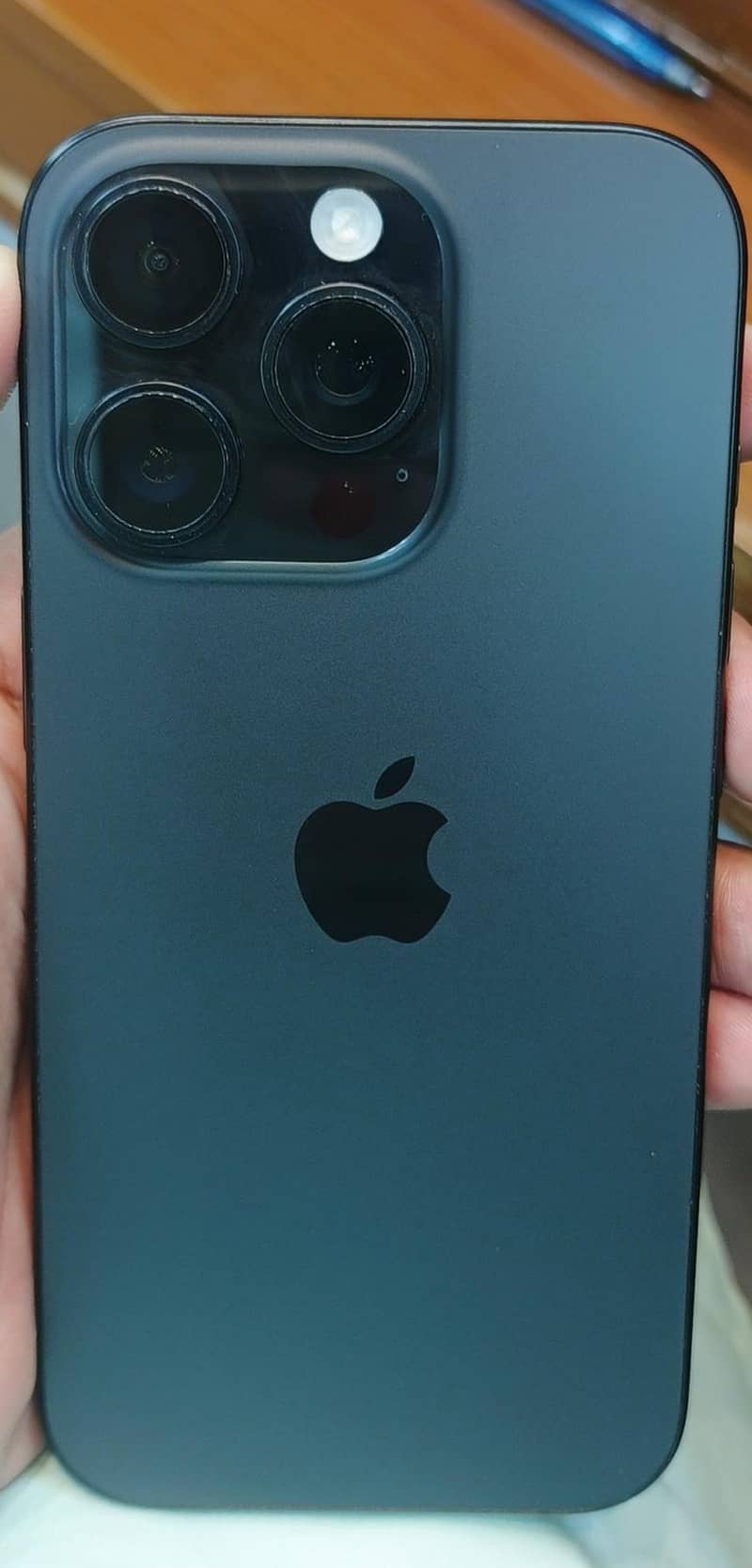 Apple iPhone 16 Pro 2