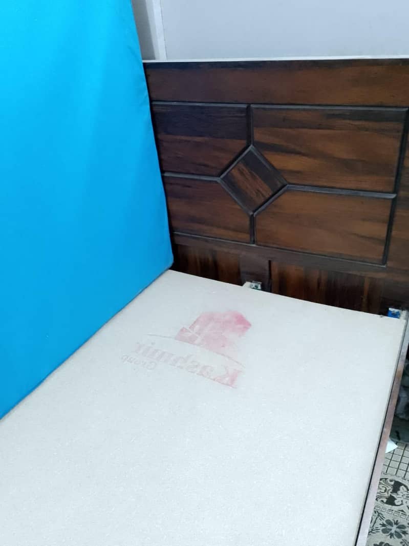 single bed 4