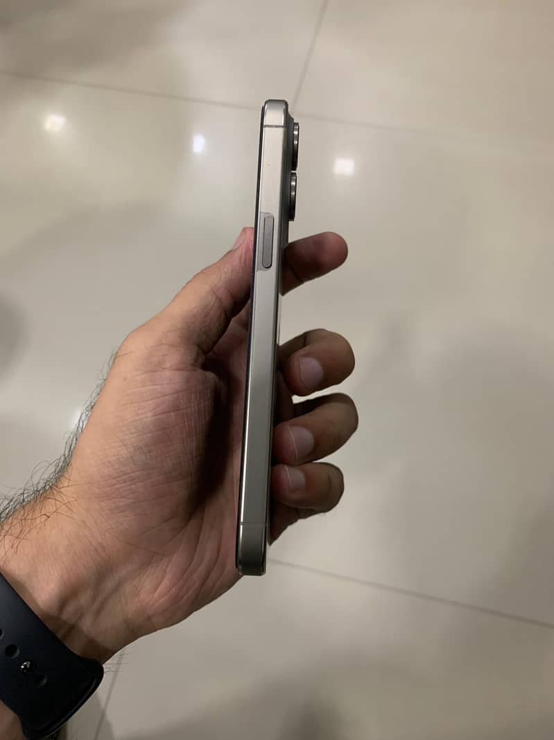 Iphone 15 pro max 4