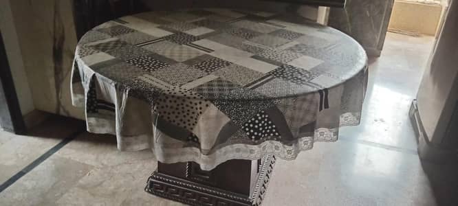 dinning table and chairs