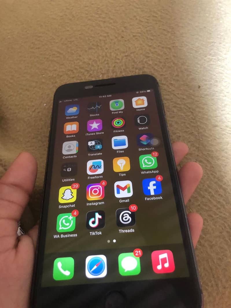 Apple iPhone 8 Plus 3