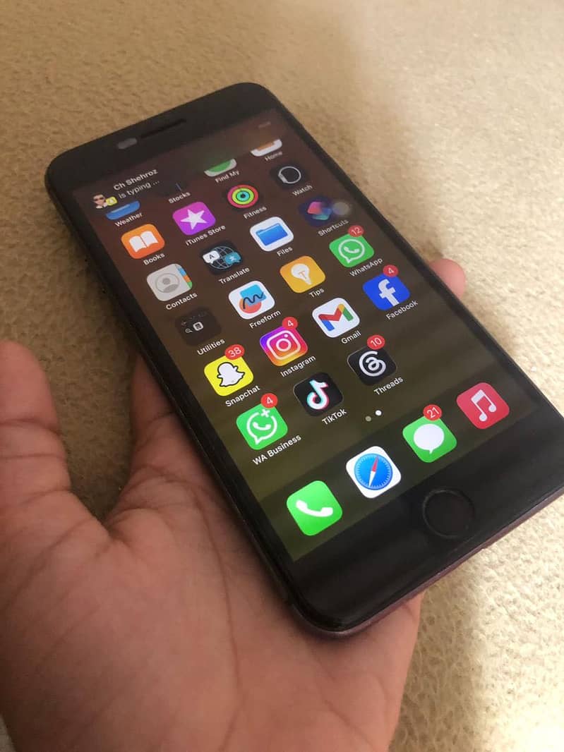 Apple iPhone 8 Plus 5