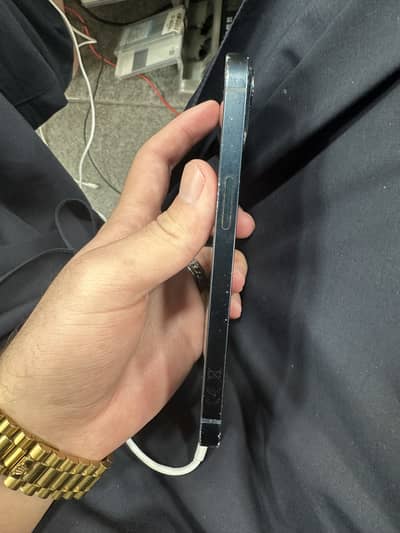 Apple iPhone 13 icloud lock