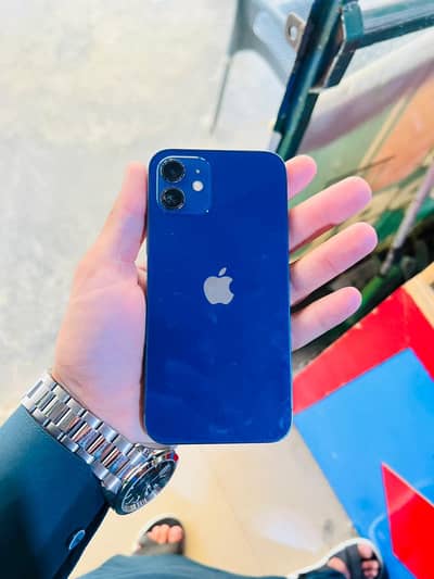 Apple iPhone 12