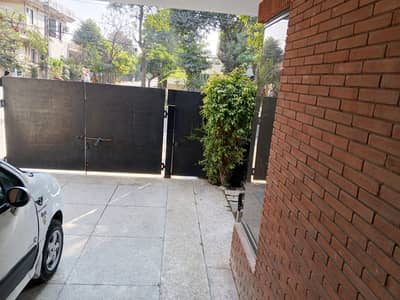 10 MARLA HOUSE FOR SALE