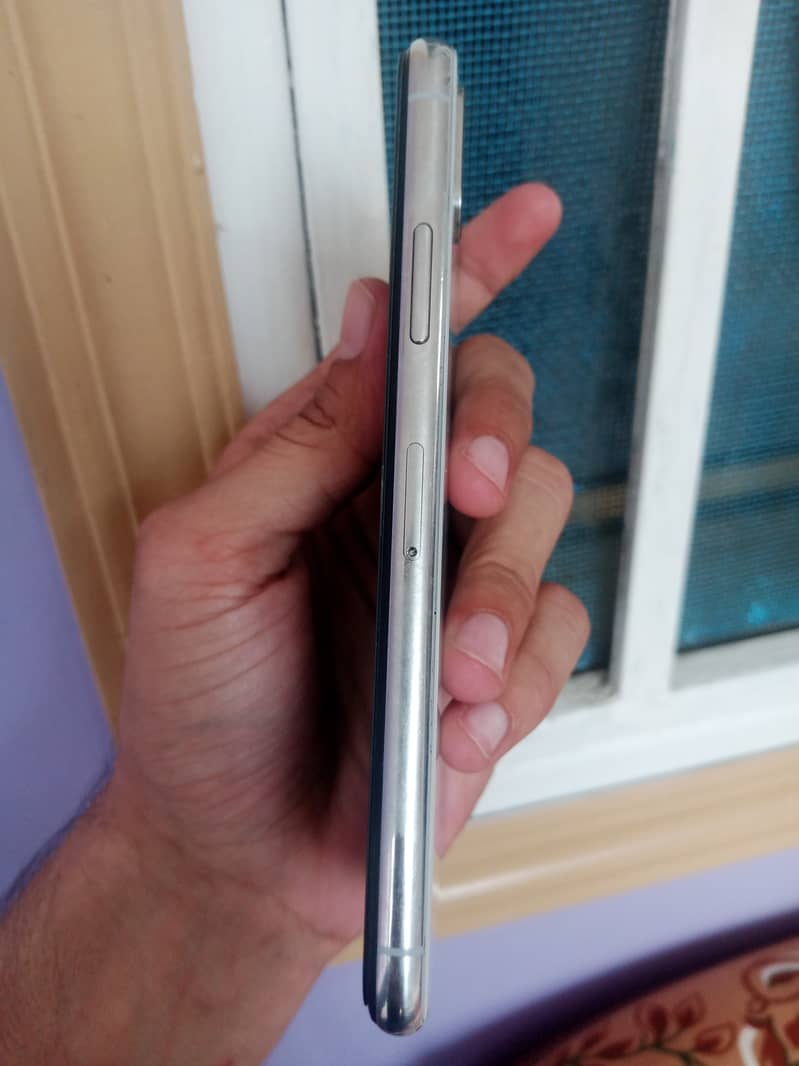 Apple iPhone X 1
