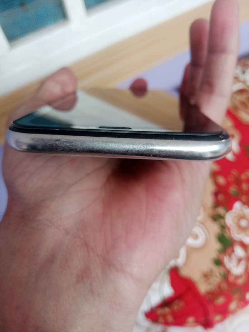 Apple iPhone X 5