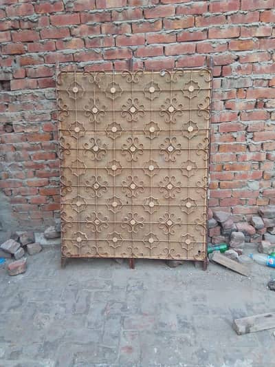 purani window hy lakin paydar or mazboot hy urgent sale krna chahta hu