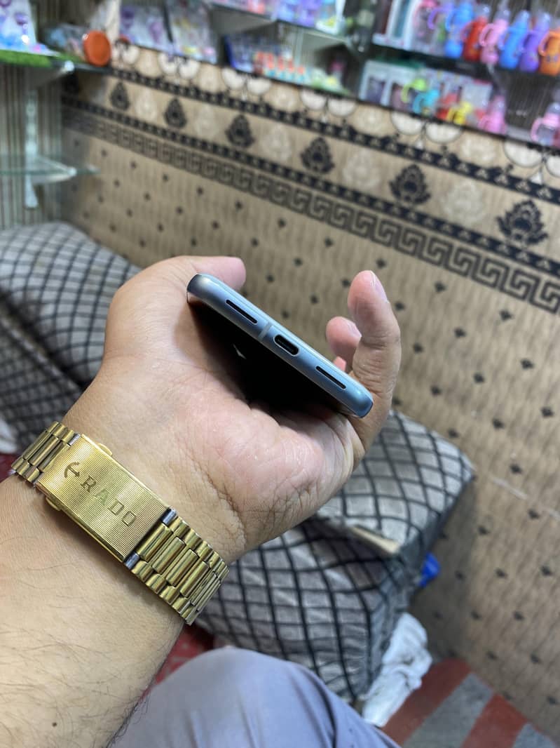 Google Pixel 8 3