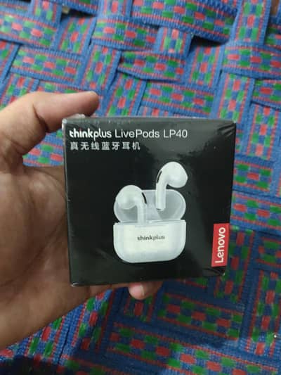 LP 40 earbuds