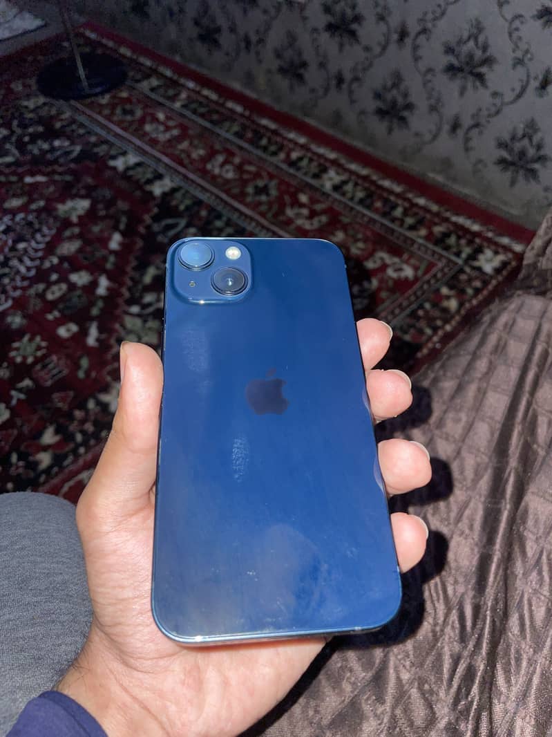 Apple iPhone 13 4