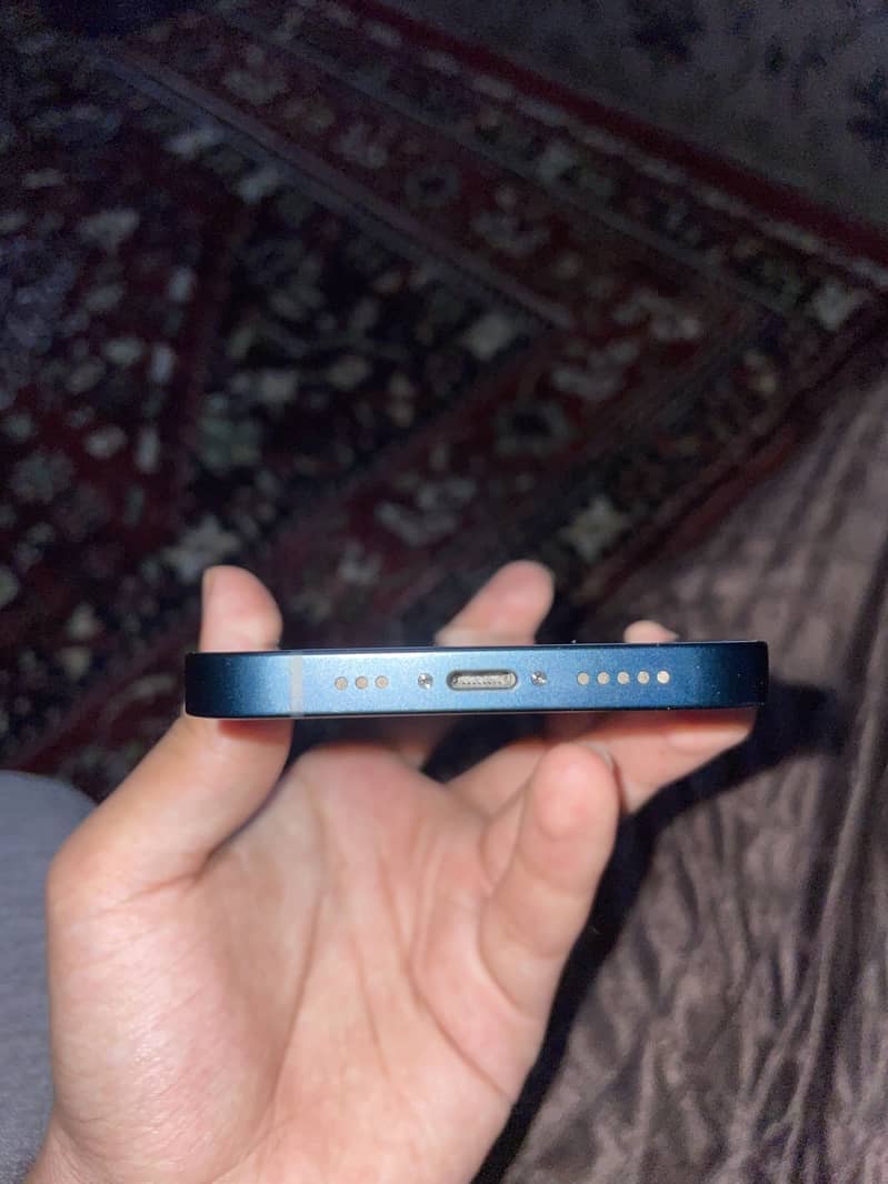 Apple iPhone 13 5