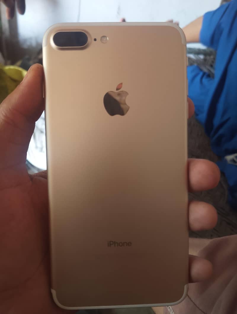 Apple iPhone 7 Plus 2