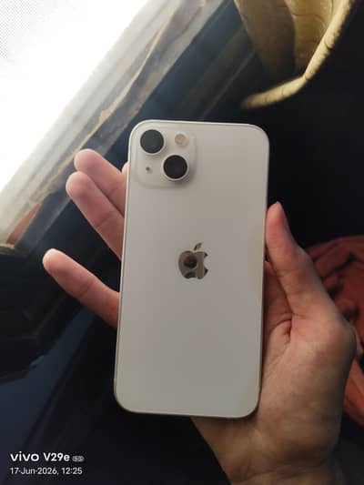 Apple iPhone 13