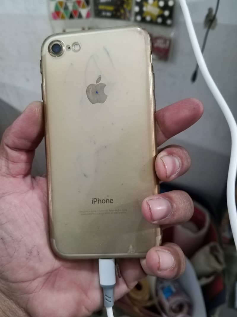 Apple iPhone 7 3