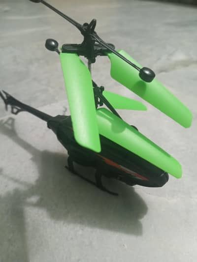 Kids flying helicopter. Rechargeable Hand Sensor helicoptHelicopter Toy
