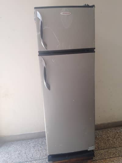 Singer fridge medium size. price negotiable