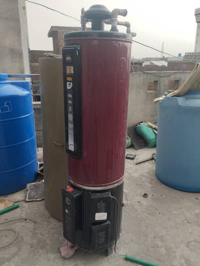 Geyser Electric and Gas Dual 35 Gallon