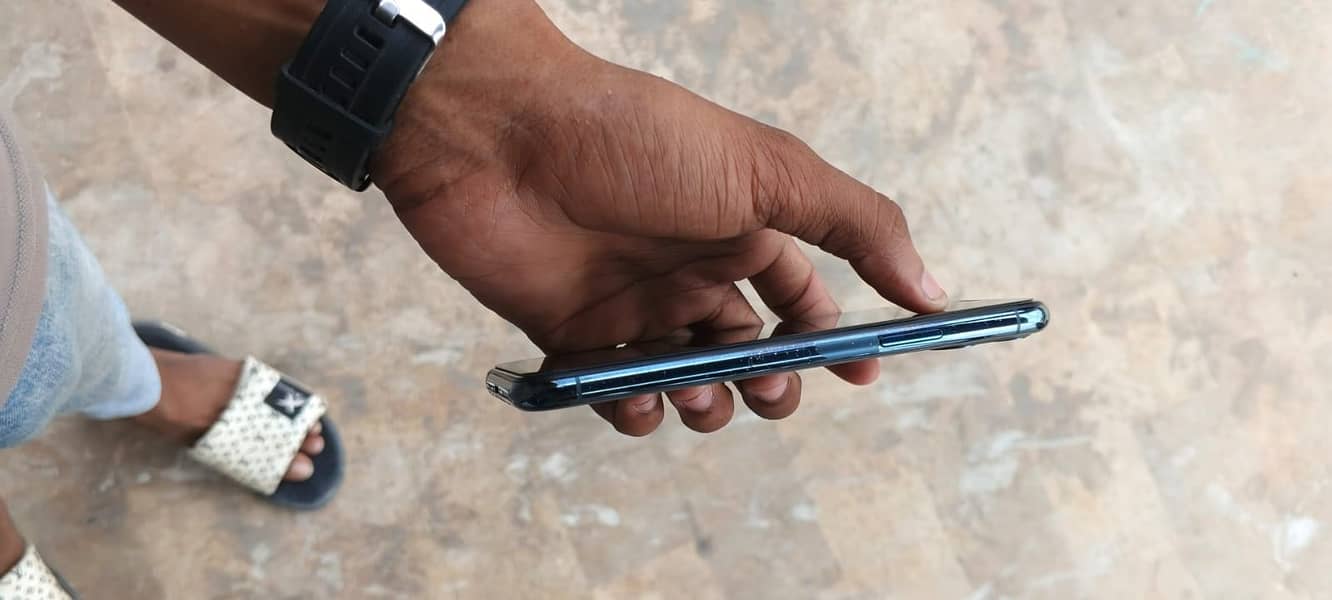 Apple iPhone 11 Pro 1