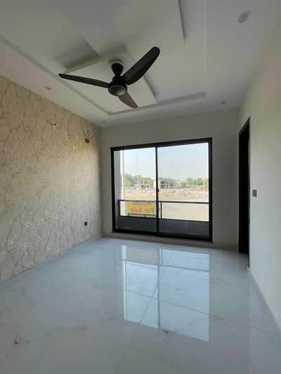 Good condition 5 Marla Ground Floor For Rent In Jubilee Town Housing Scheme canal road lahore