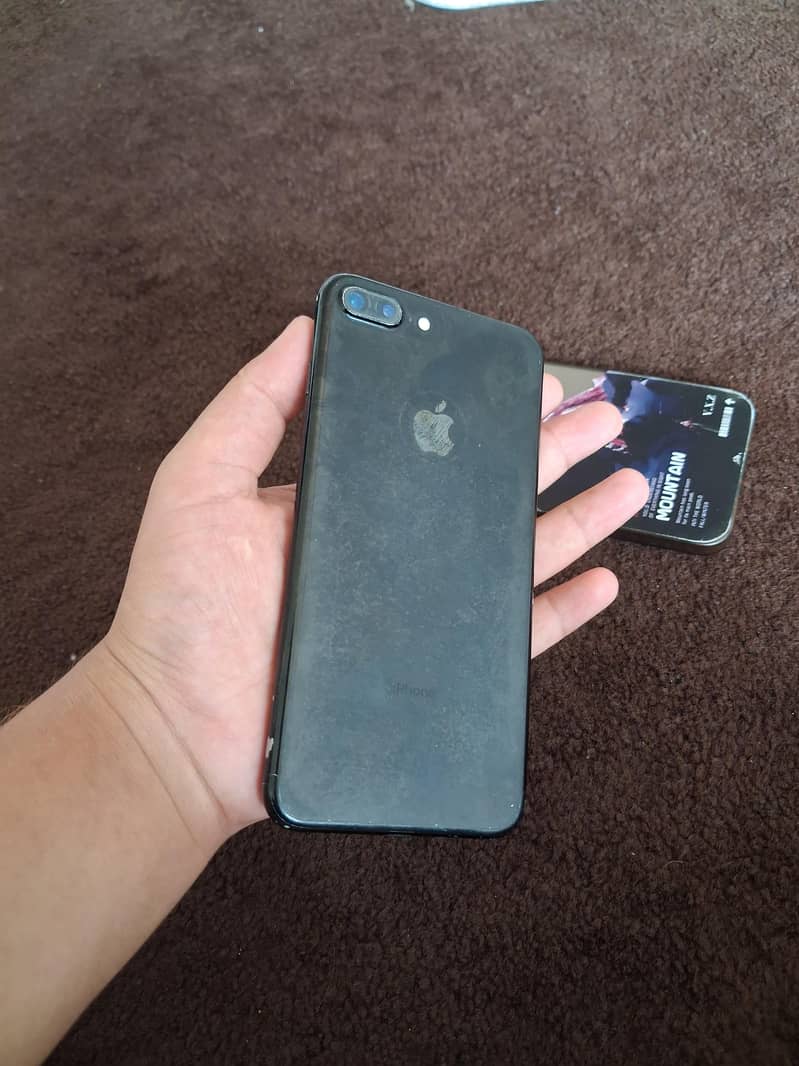 Apple iPhone 7 Plus 1