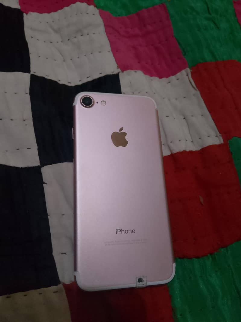 Apple iPhone 7 0