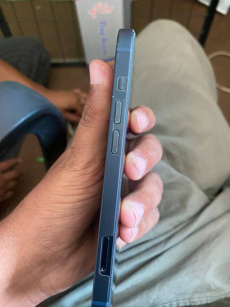 Apple iPhone 13 1