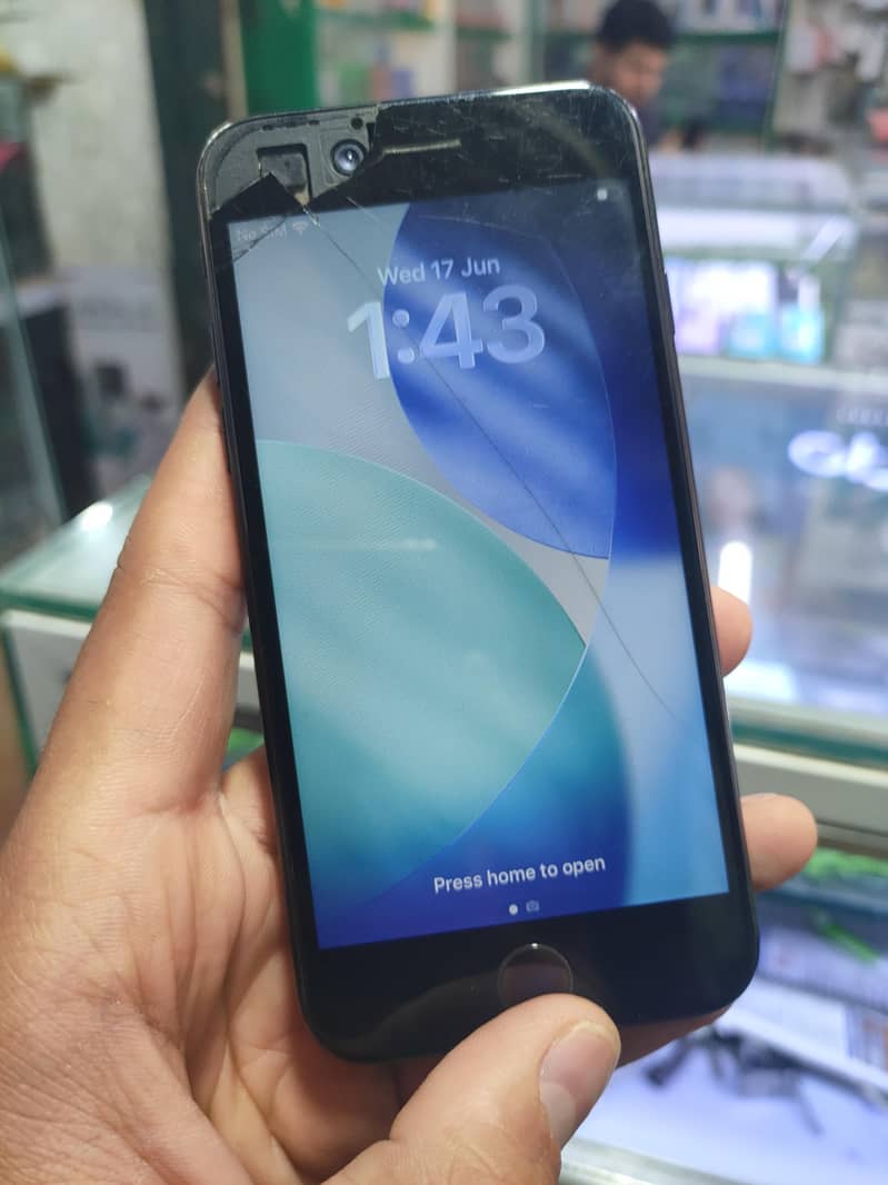 Apple iPhone SE 3