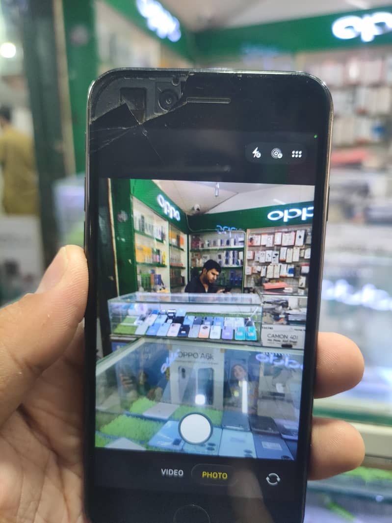Apple iPhone SE 8