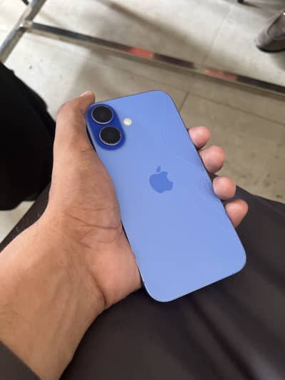 Apple iPhone 16
