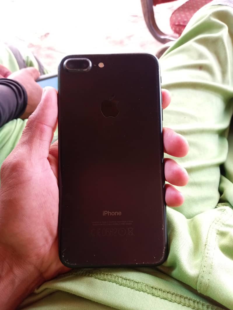 Apple iPhone 7 Plus 1