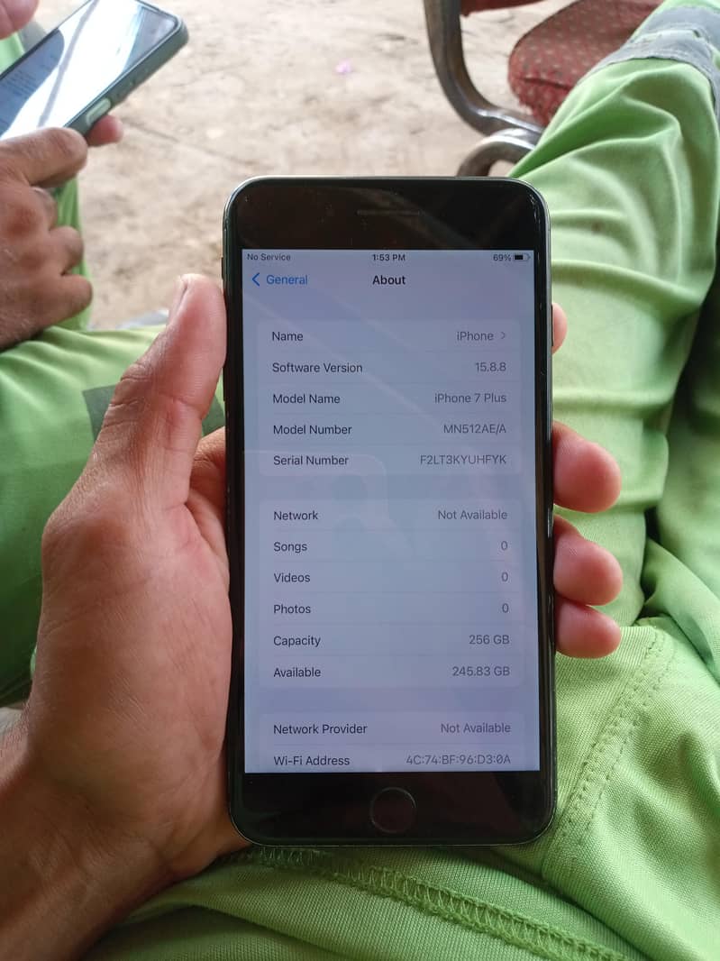 Apple iPhone 7 Plus 4