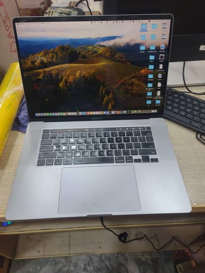 MacBook pro 2019 i7 32gb/1tb