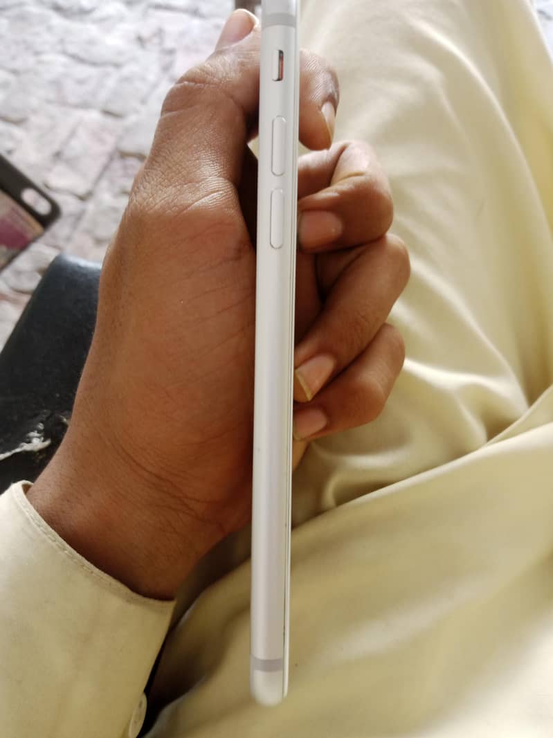 Apple iPhone 7 2