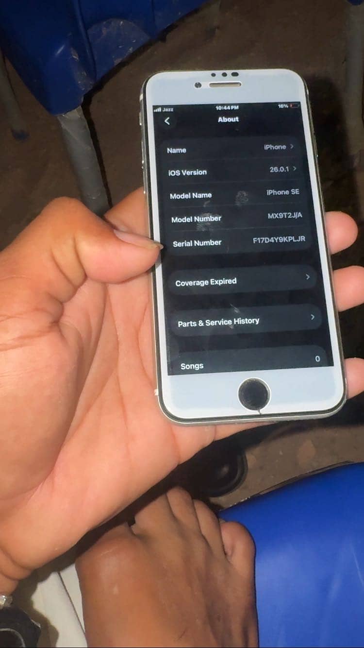 Apple iPhone SE 6